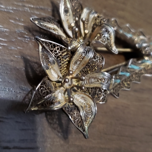 Vintage Lily brooch / pin - Picture 4 of 5